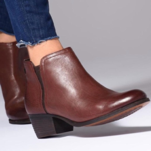 New Clark's Maypearl Ramie Ankle Boots  Leather Dark Tan Booties Size 9 - Picture 1 of 15